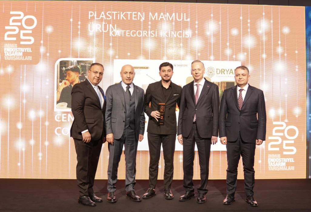 Endüstriyel tasarım öğrencilerinden çifte ödül