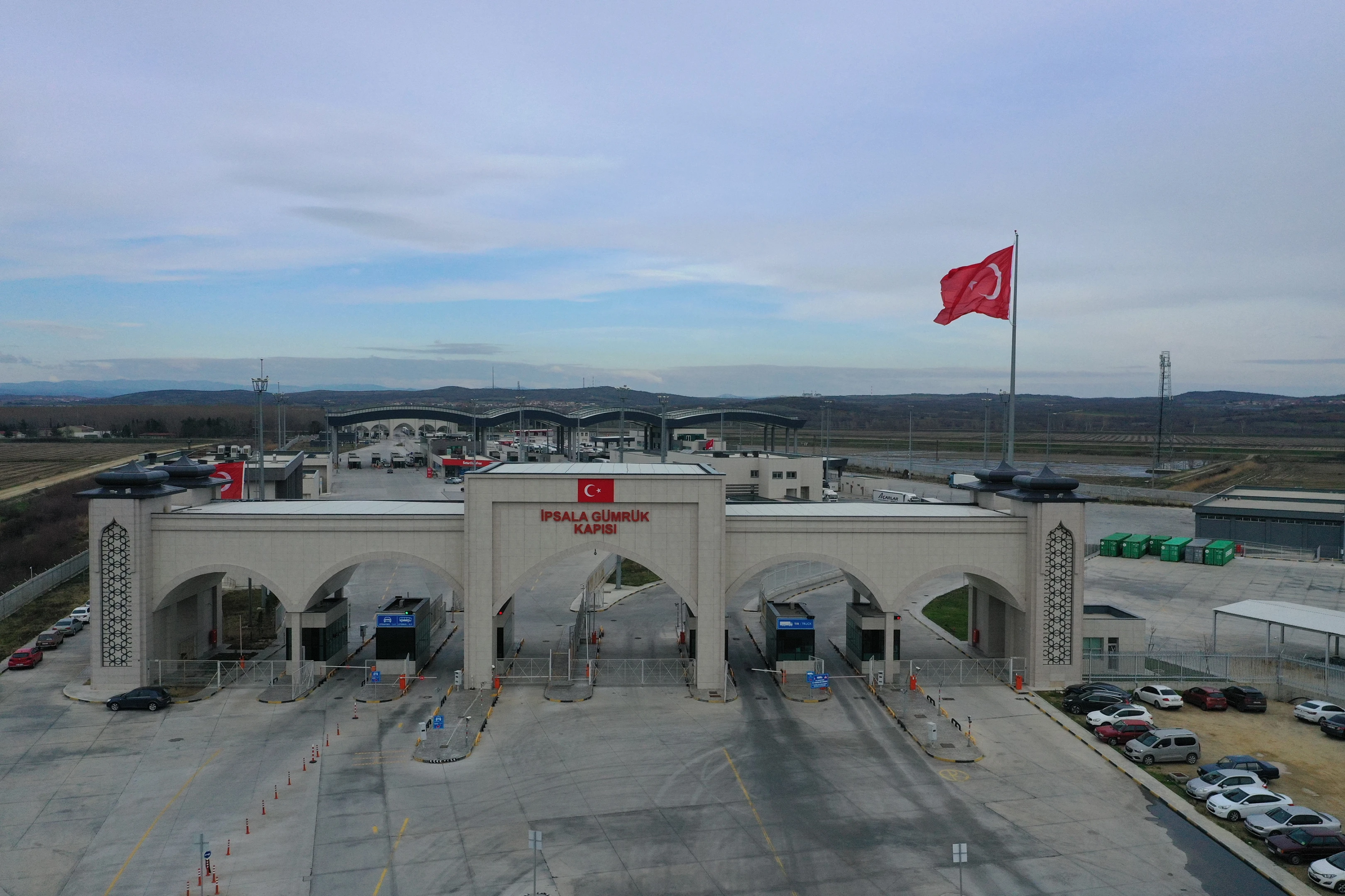 Yenilenen sınır kapılarıyla ticaret katlanacak