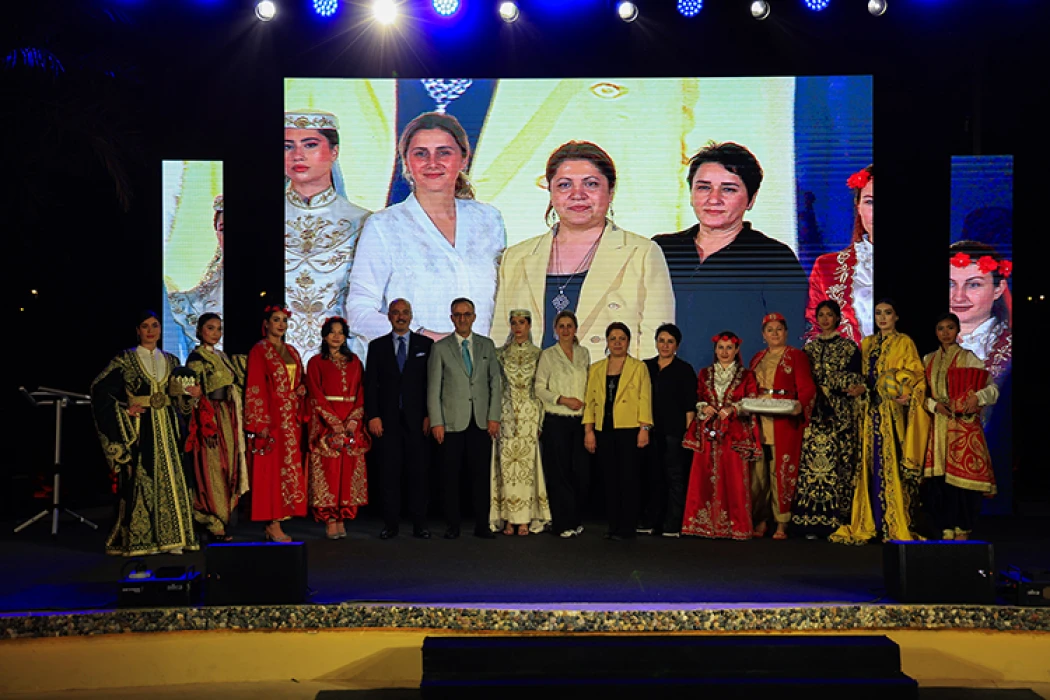 Osmanlı saray giysileri ve kına gecesi ritüeli Umman’da tanıtıldı