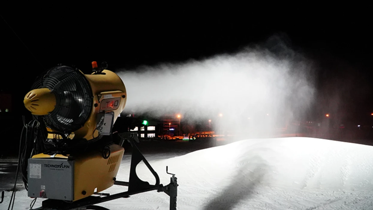 Erciyes Kayak Merkezi, suni karlama ile yeni sezona hazırlanıyor