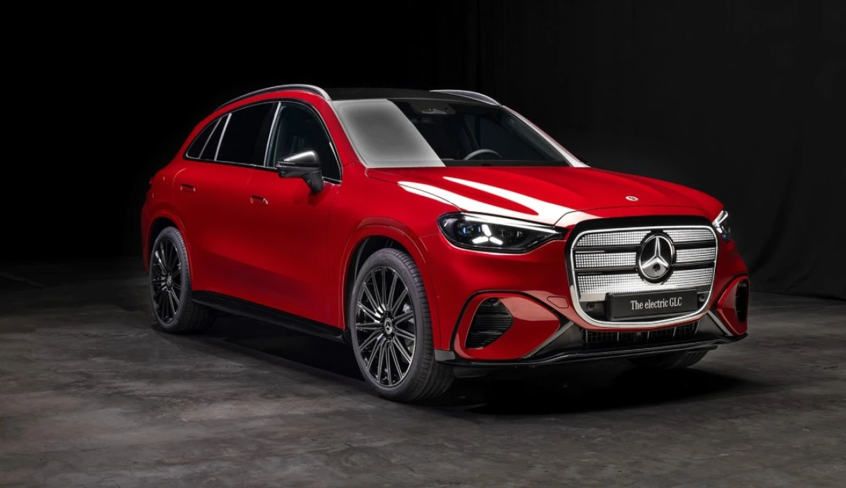 Mercedes tamamen değişiyor! Yeni marka kimliği ile yeni CLA geliyor