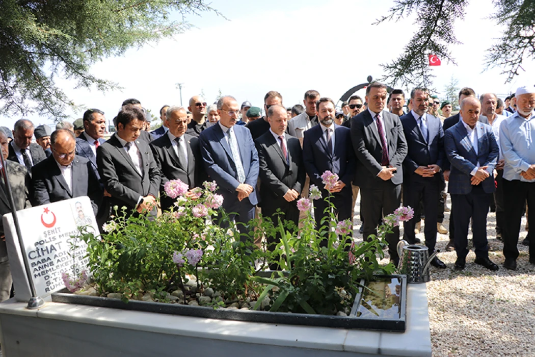 Yurt genelinde 15 Temmuz şehitleri anılıyor