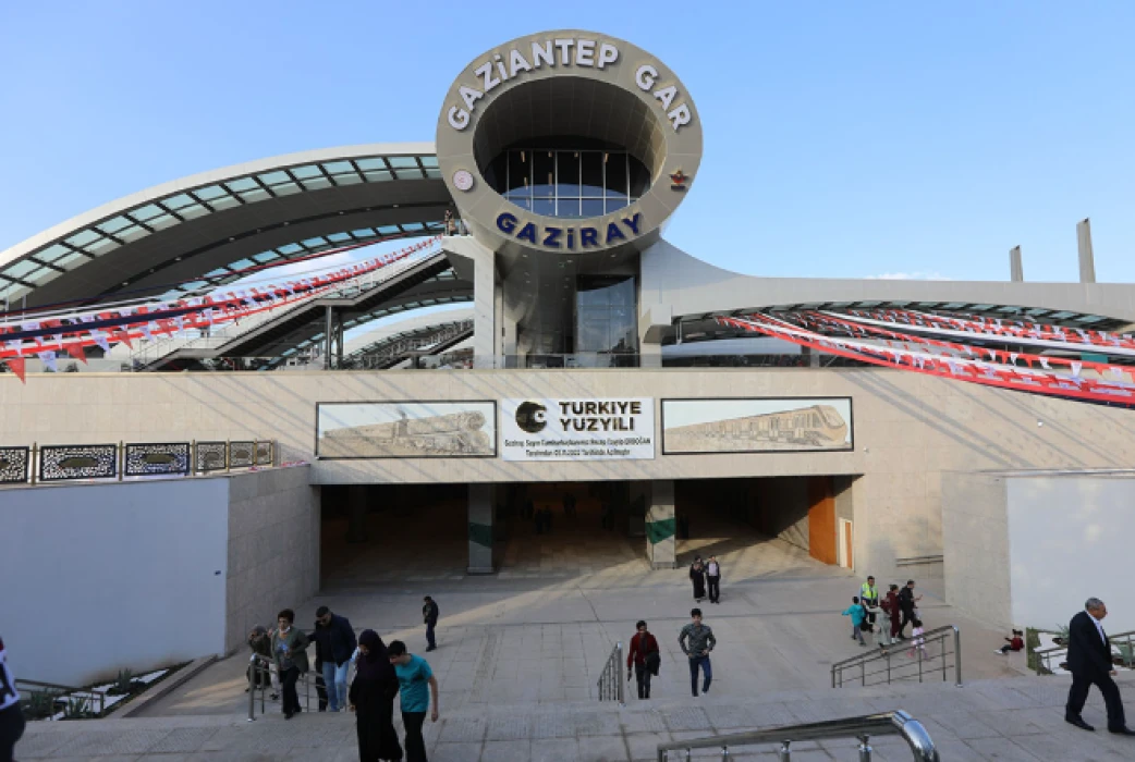 Yerli ve milli tren setinin altıncısı Gaziantep’e ulaştı: GAZİRAY kapasitesi artıyor