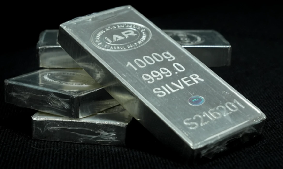 Gümüşten tarihi ralli: Gümüş fiyatlarını zirveye taşıyan 3 kritik gelişme