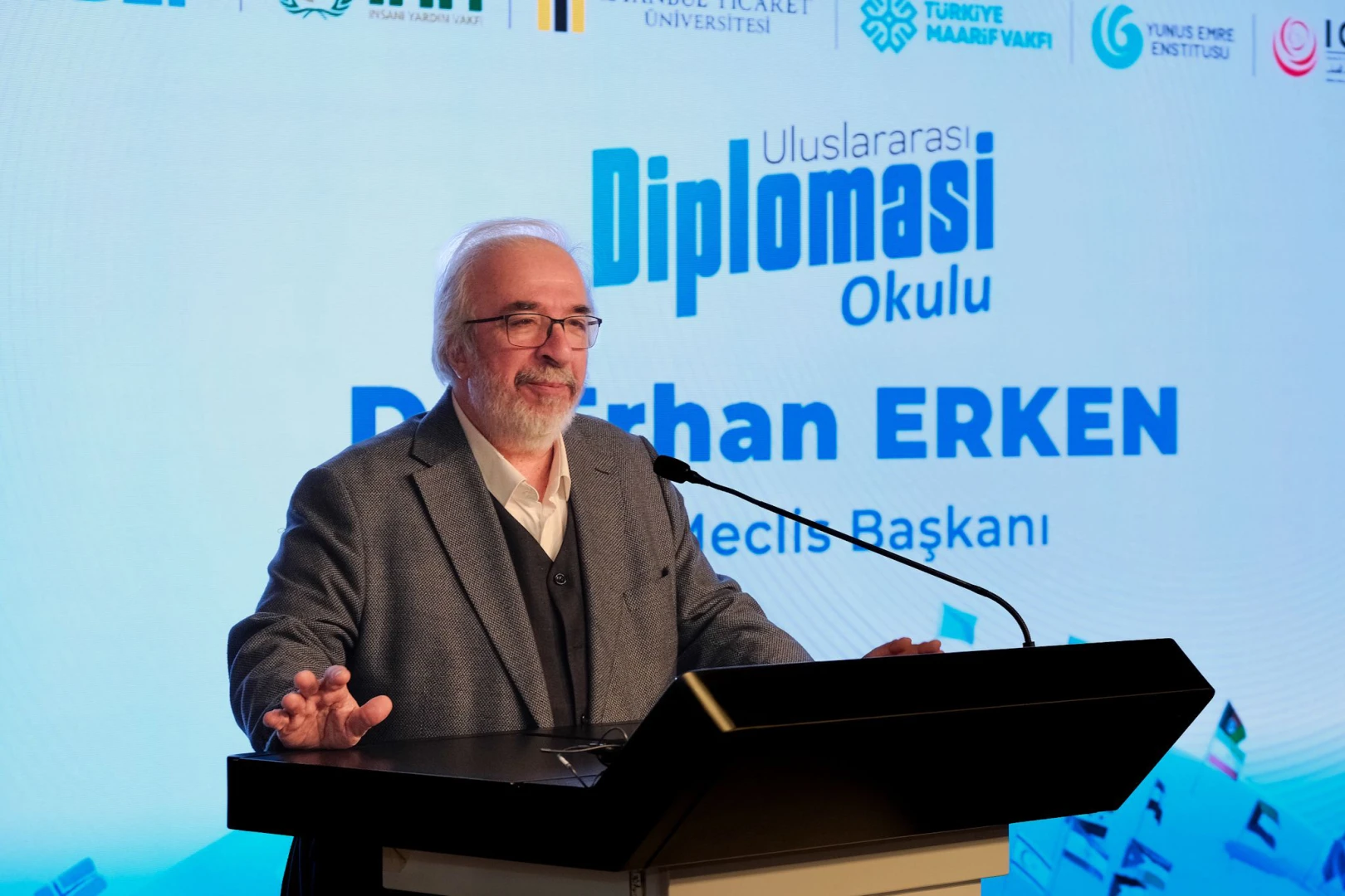 Uluslararası diplomasi okulu başladı