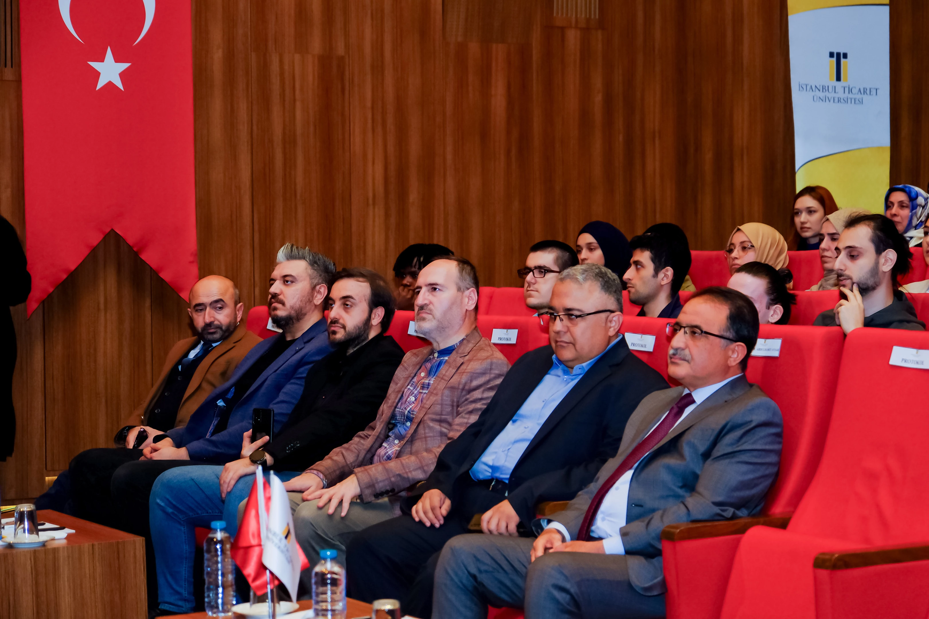 Binlerce öğrenci iş dünyasına merhaba dedi
