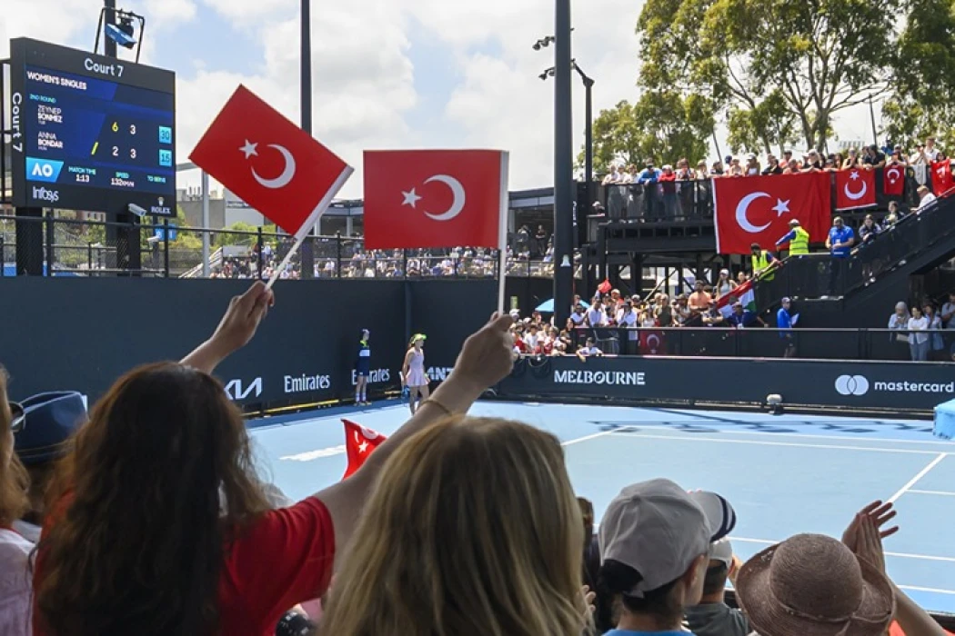 Milli tenisçi Zeynep Sönmez, Avustralya Açık'ta 3. Tura çıkan ilk Türk oldu