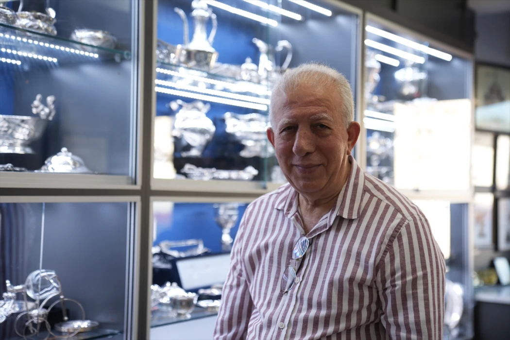 Büyük Yeni Han ticaret hayatına ev sahipliğini sürdürüyor