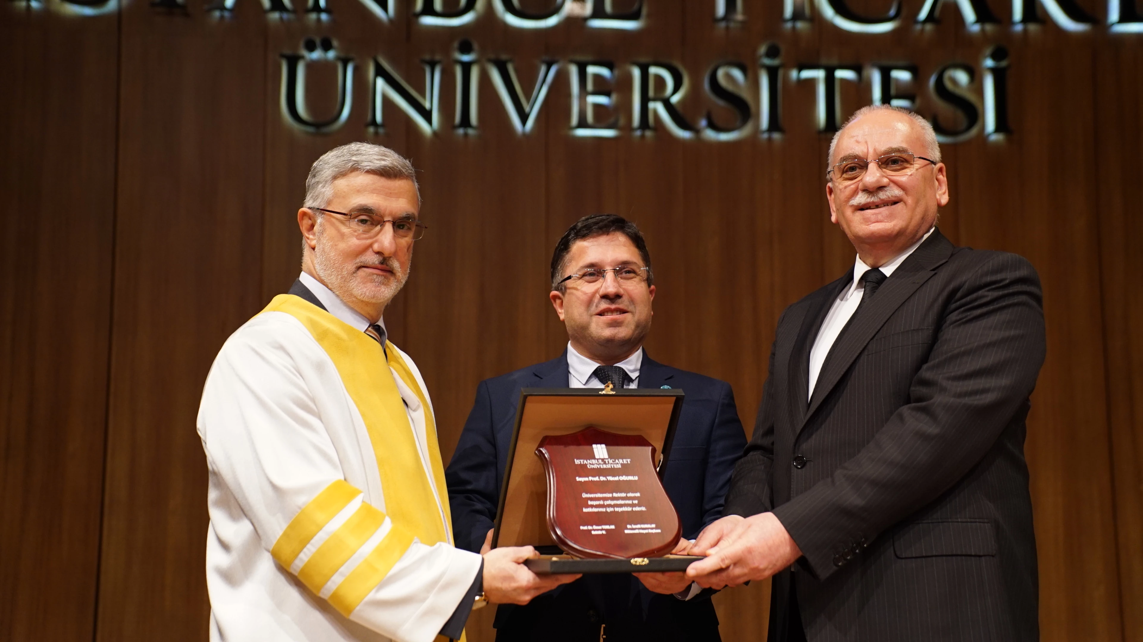 Akademik çalışmalara ödül