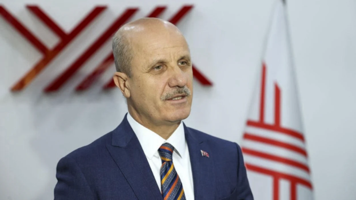 Üniversiteler 3 yıla düşecek mi? YÖK Başkanı Özvar'dan net açıklama