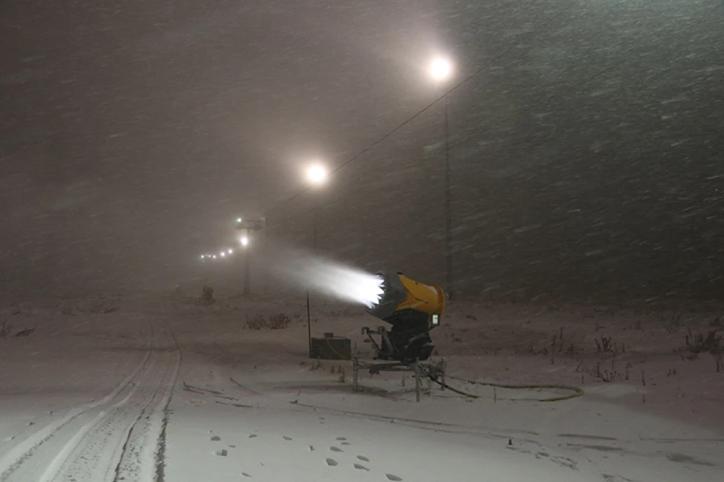 Erciyes Kayak Merkezi, suni karlama ile yeni sezona hazırlanıyor