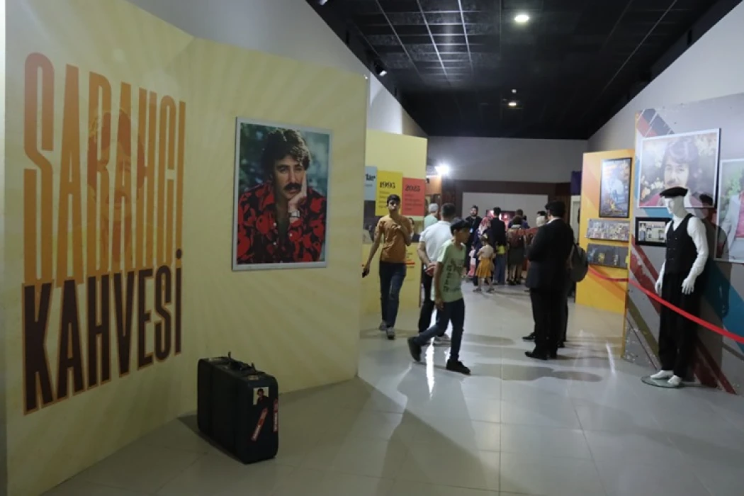 Ferdi Tayfur'un hayatı 'Sabahçı Kahvesi' sergisinde anlatılıyor