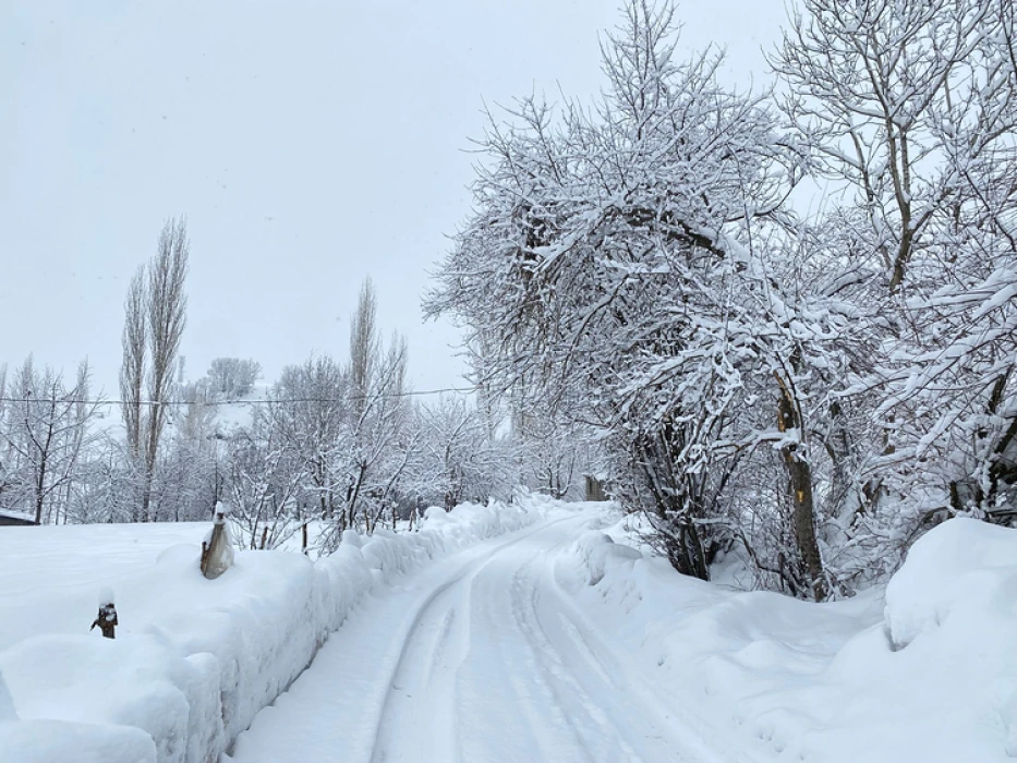 Yurtta kış etkisini artırdı: Bolu Dağı’nda yoğun kar, ekipler yollarda teyakkuzda