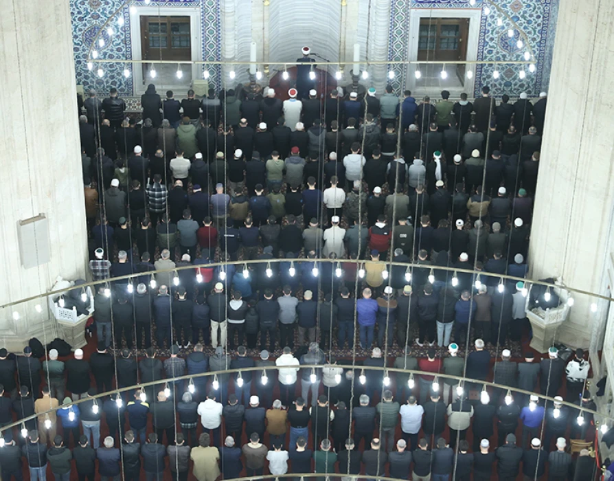 Restorasyonu tamamlanan Selimiye Camisi'nde teravih yoğunluğu