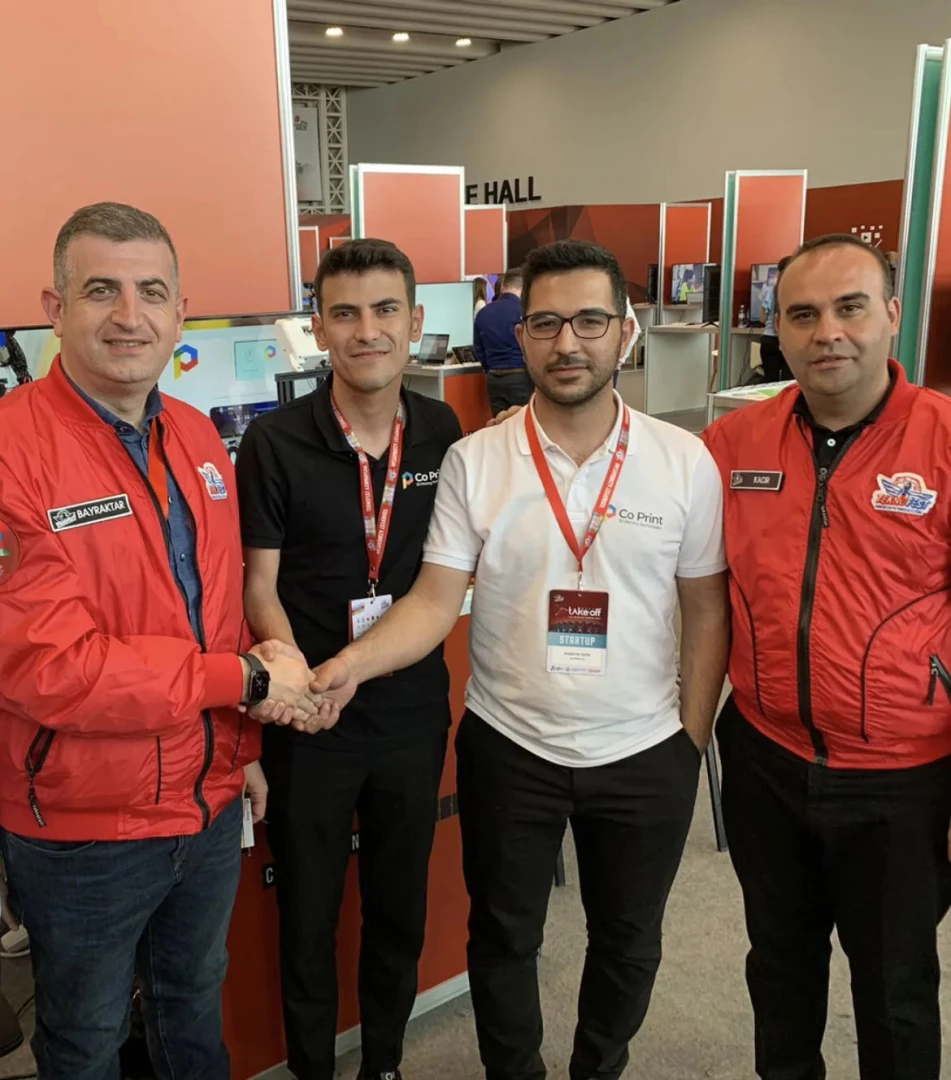 İletişim Bilimi ve İnternet Enstitüsü yeni öğrencileri bekliyor