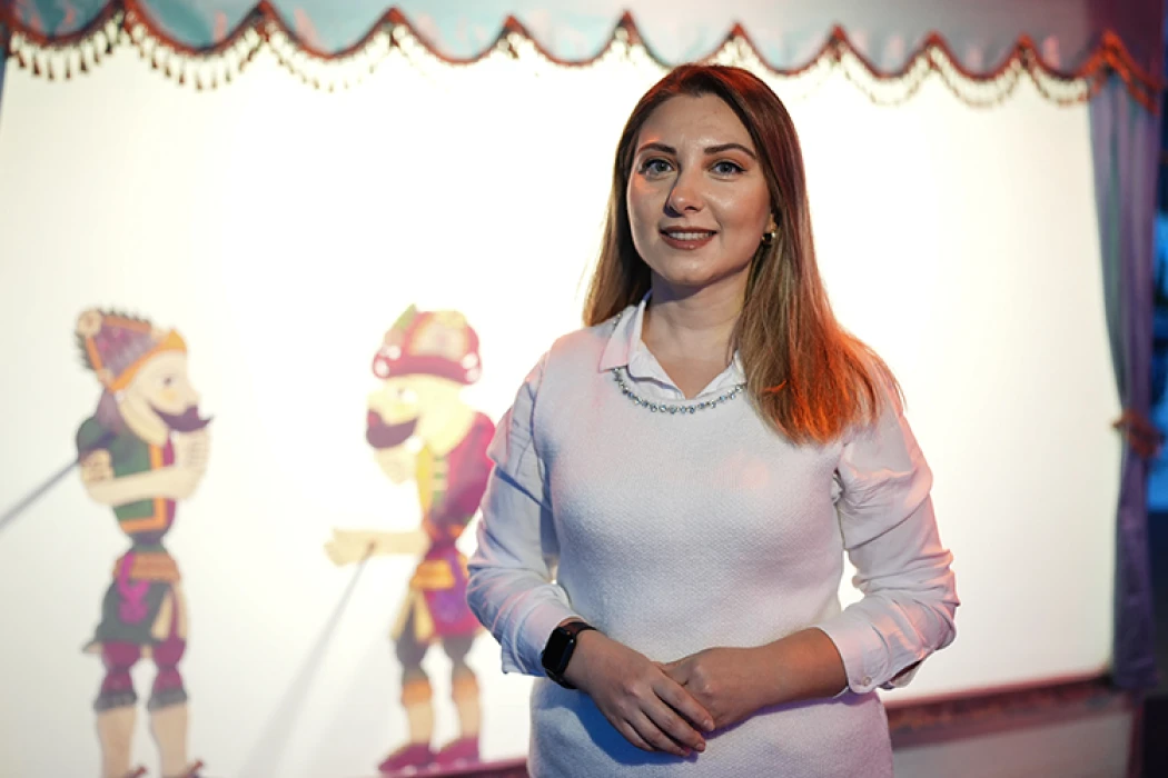 Türk gölge oyununun kadın ustası, Hacivat ile Karagöz'ü dünyaya tanıtıyor