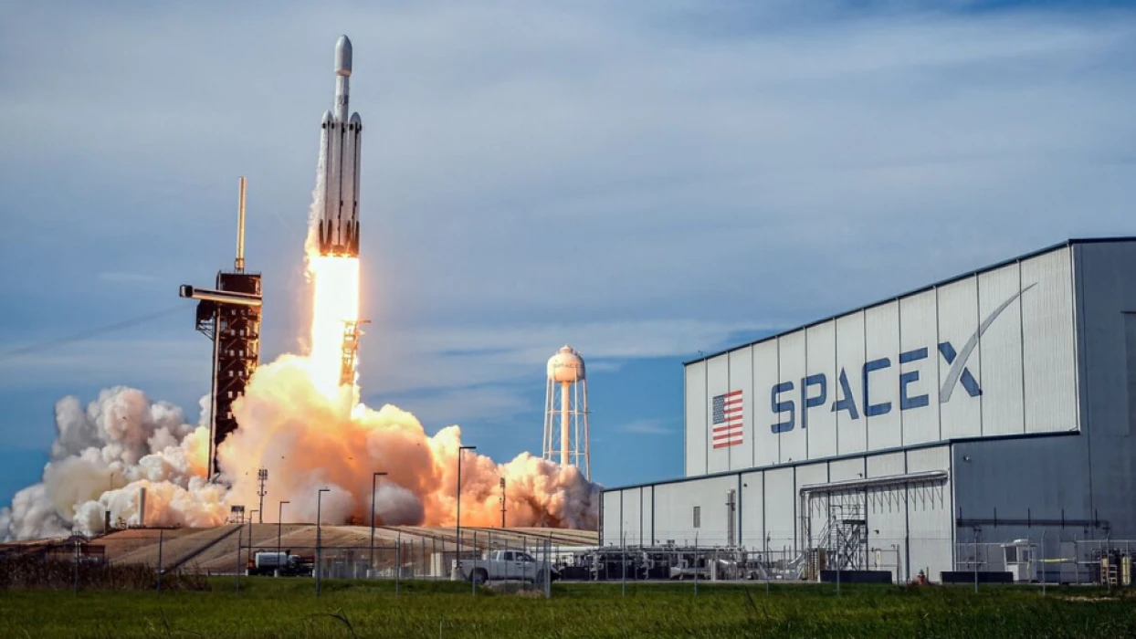 SpaceX, halka arz ile 1,75 trilyon dolar değerlemeye ulaşabilir