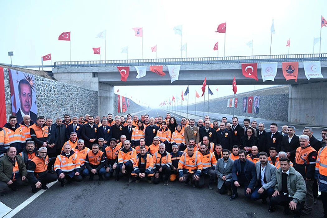Bakan Uraloğlu: Güzergahı 2 km kısaltarak ulaşımı şehir dışına taşıdık
