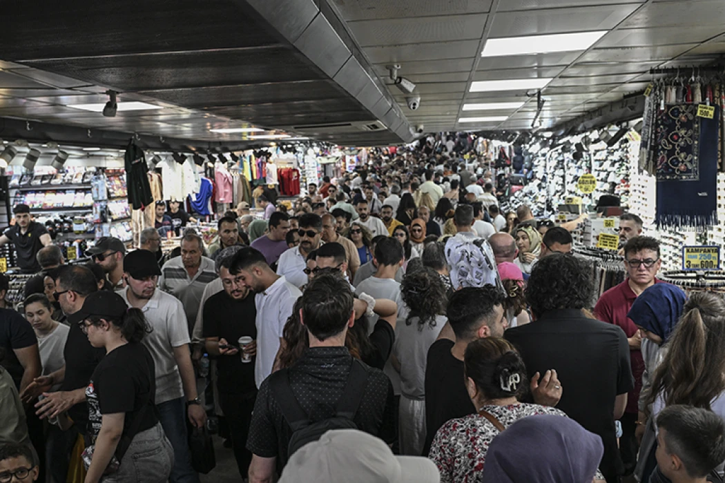 Bayramın üçüncü günü İstanbul'da ziyaretçi yoğunluğu