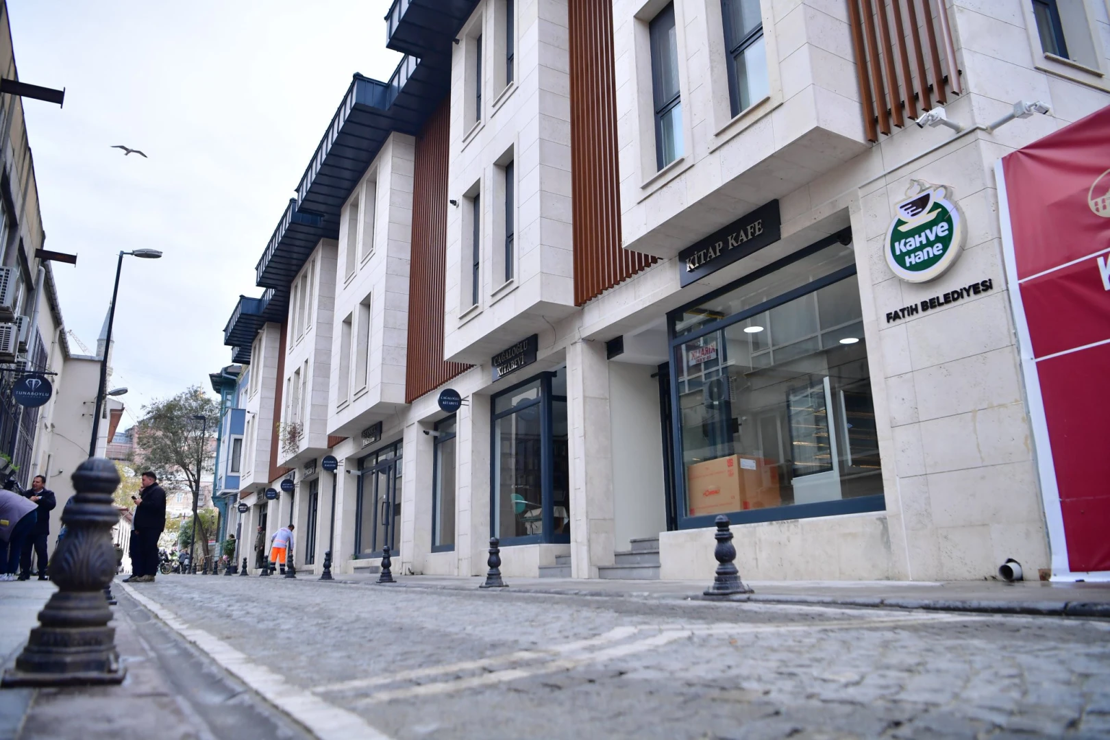 Kitap kokusu Cağaloğlu’na geri döndü