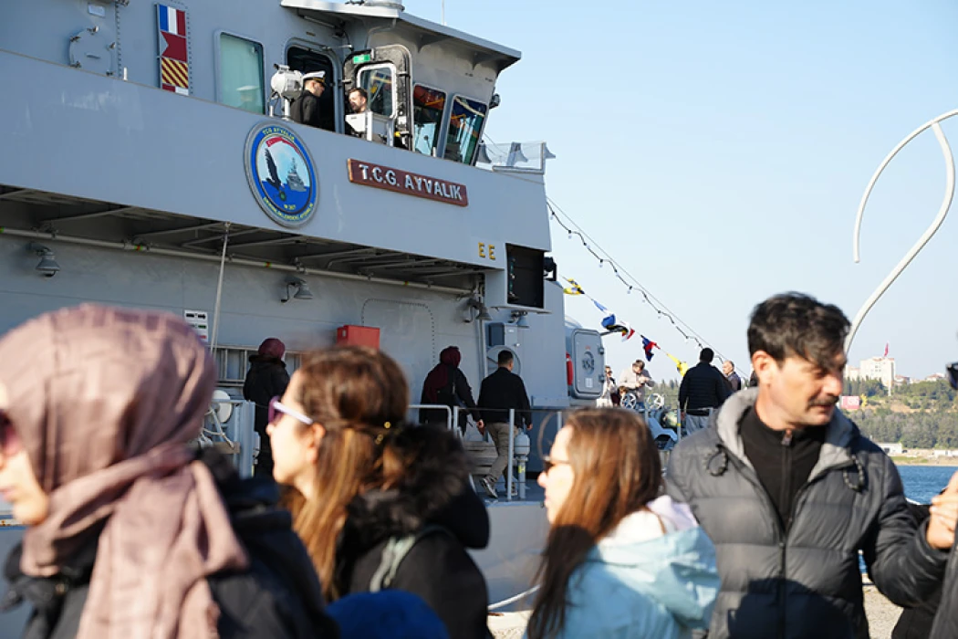 18 Mart etkinlikleri kapsamında Deniz Komutanlığına bağlı gemiler ziyarete açıldı