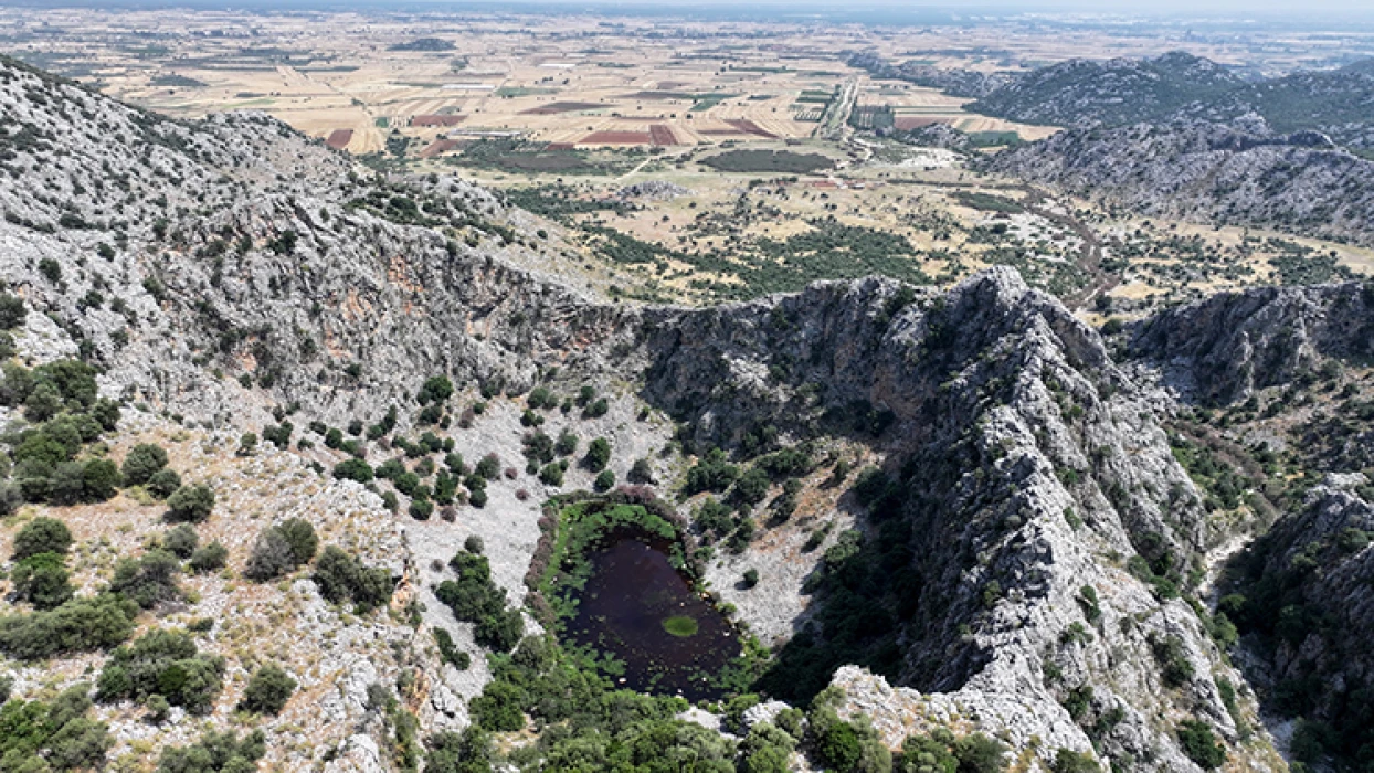 Pisidya'yı Pamfilya'ya bağlayan antik döşeme yol tarihe yolculuğa çıkarıyor