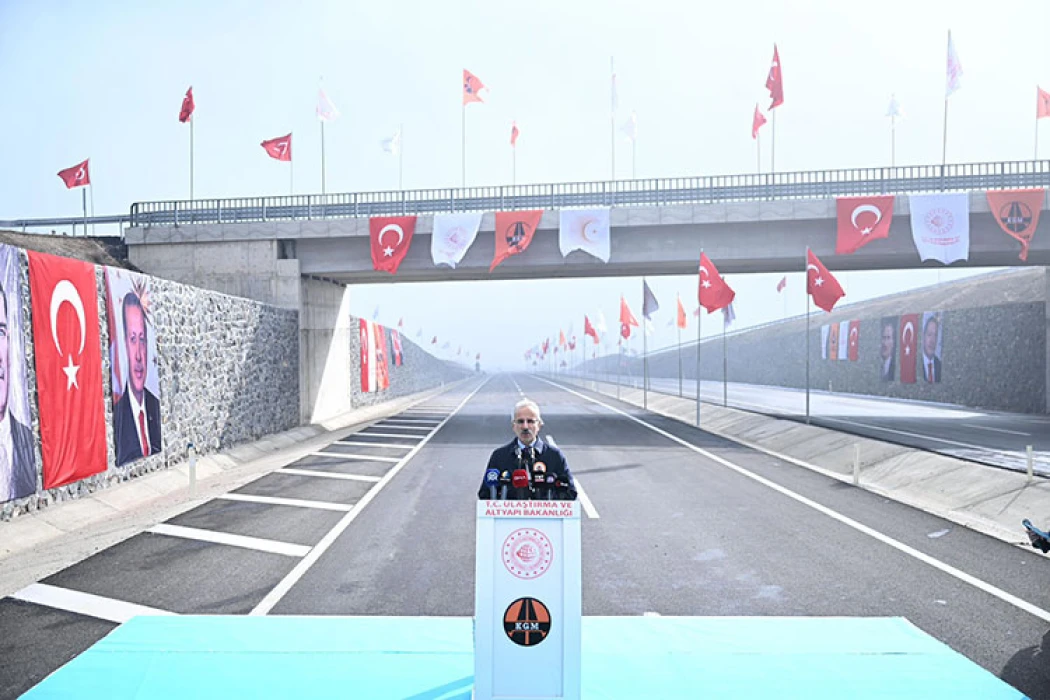 Bakan Uraloğlu: Güzergahı 2 km kısaltarak ulaşımı şehir dışına taşıdık