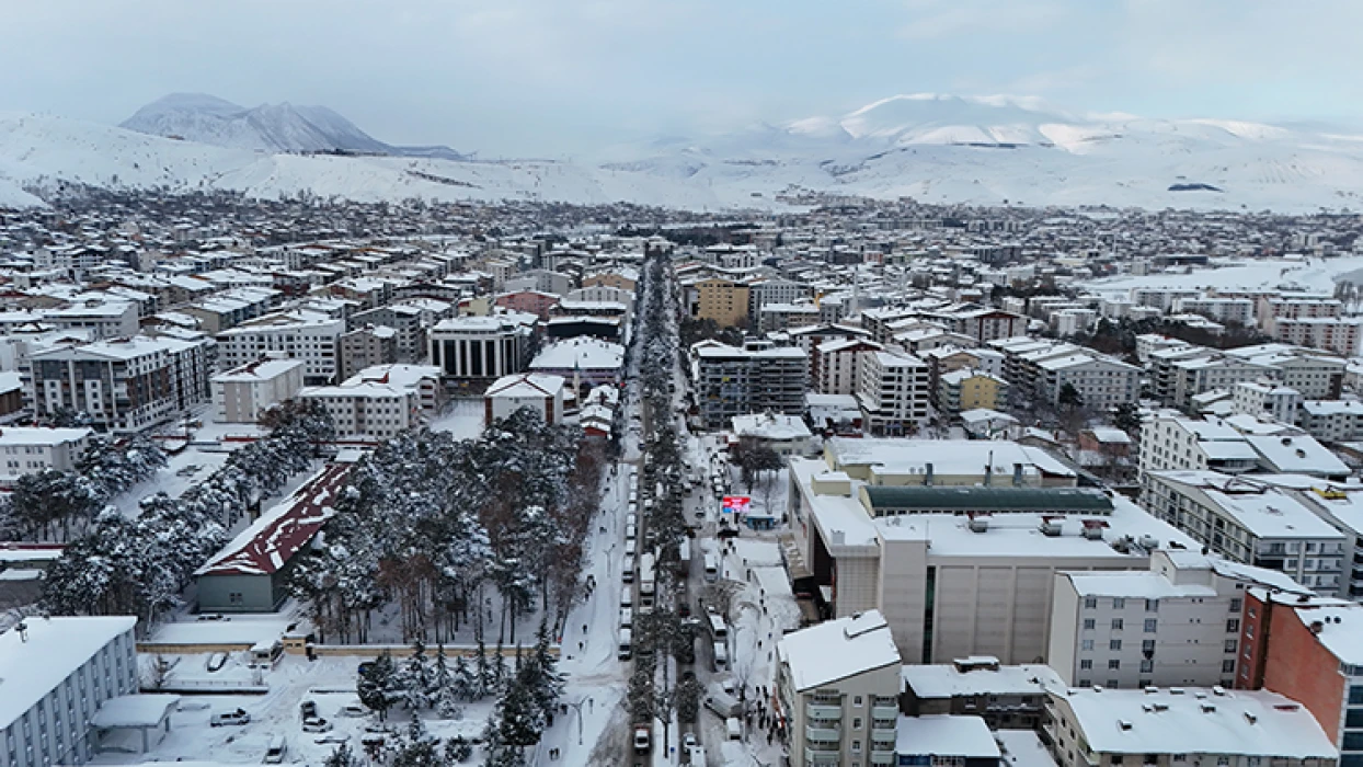 Ardahan sıfırın altında 39,7 dereceyle Türkiye'nin en soğuk ili oldu