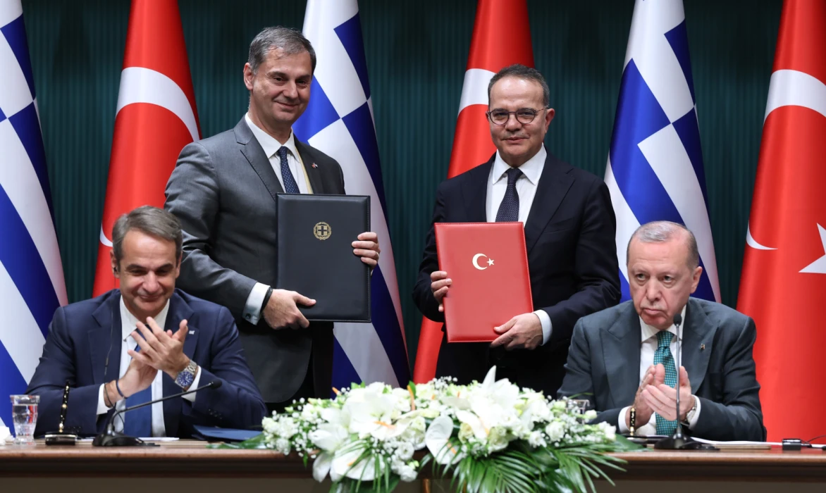 Cumhurbaşkanı Erdoğan Miçotakis'i kabul etti: Ticarette hedef 10 milyar dolar