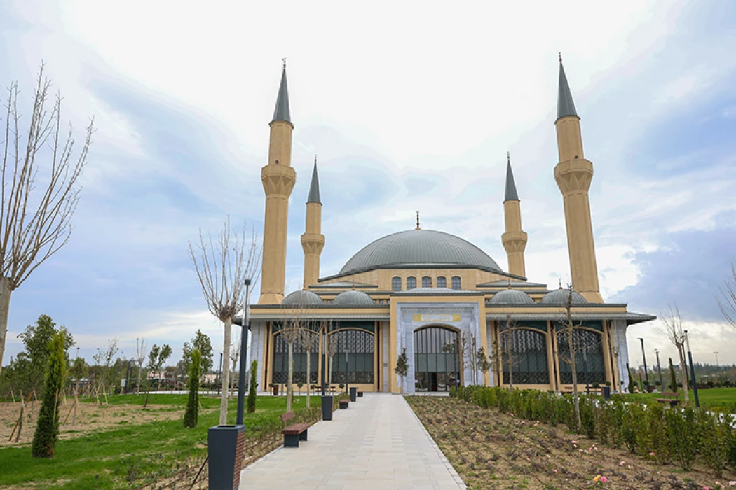 KKTC'de yapımı tamamlanan Millet Camisi ramazana hazır