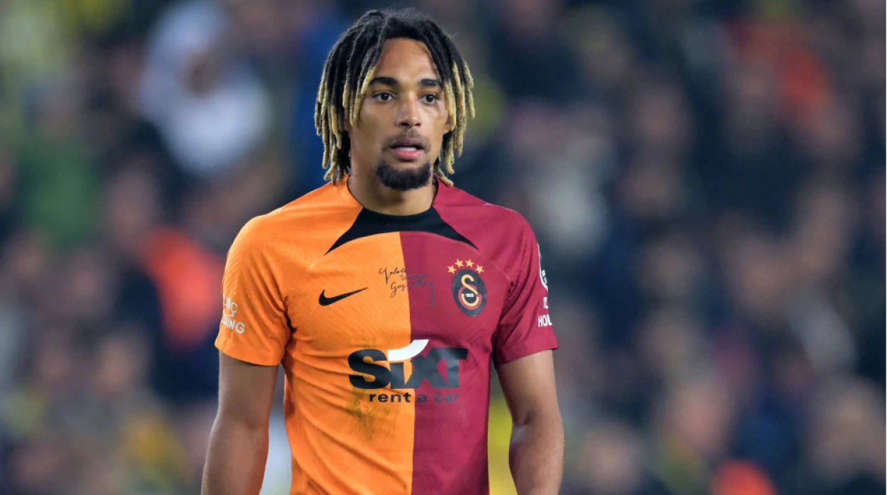 GALATASARAY TRANSFER HABERLERİ SON DAKİKA | Okan Buruk sezonunu 'kapattık' demişti! Sacha Boey İstanbul'a geliyor