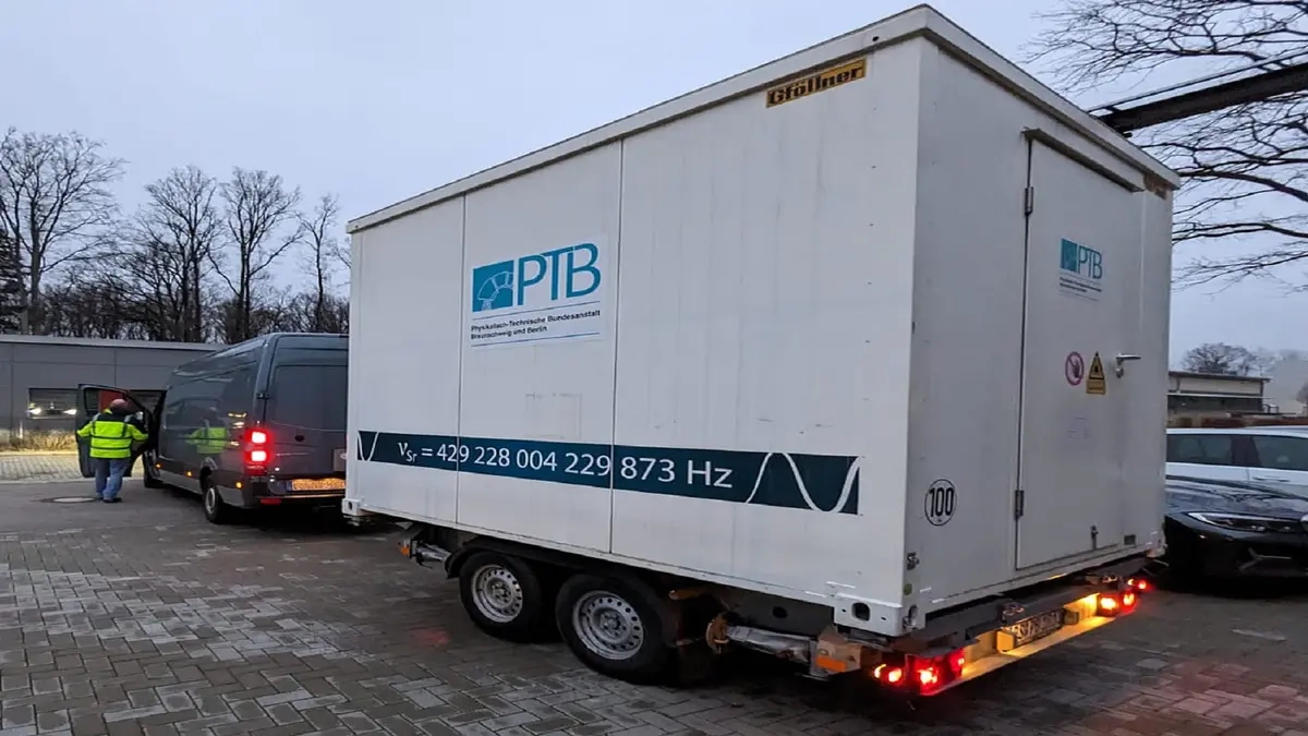 15 milyar yılda 1 saniye sapacak mobil atom saati üretildi