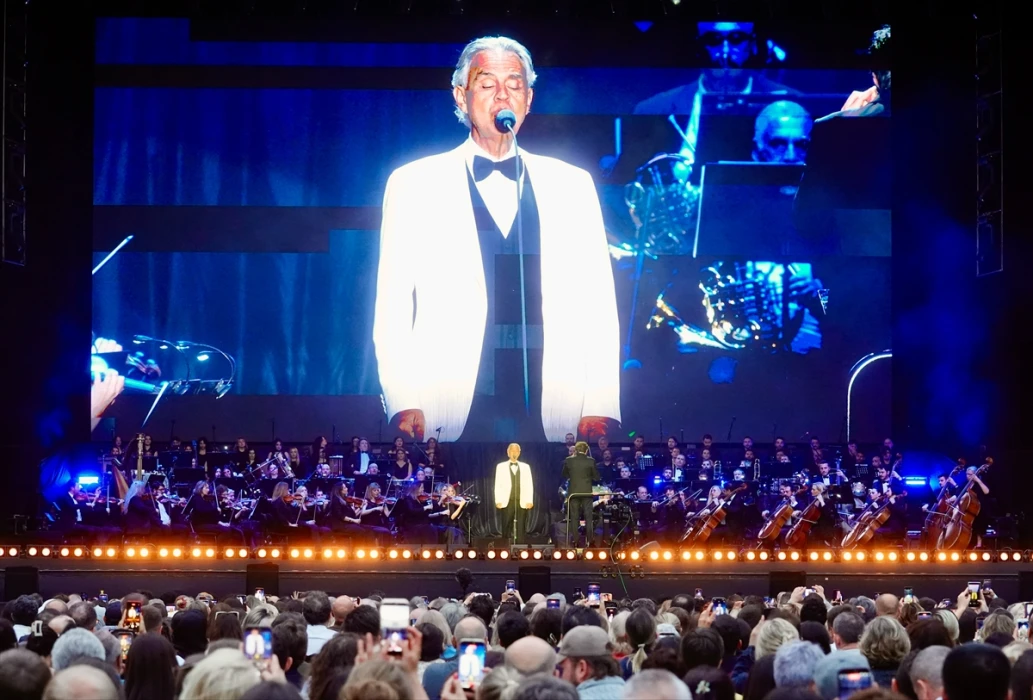 Dünyaca ünlü İtalyan tenor Andrea Bocelli, İstanbul'da konser verdi