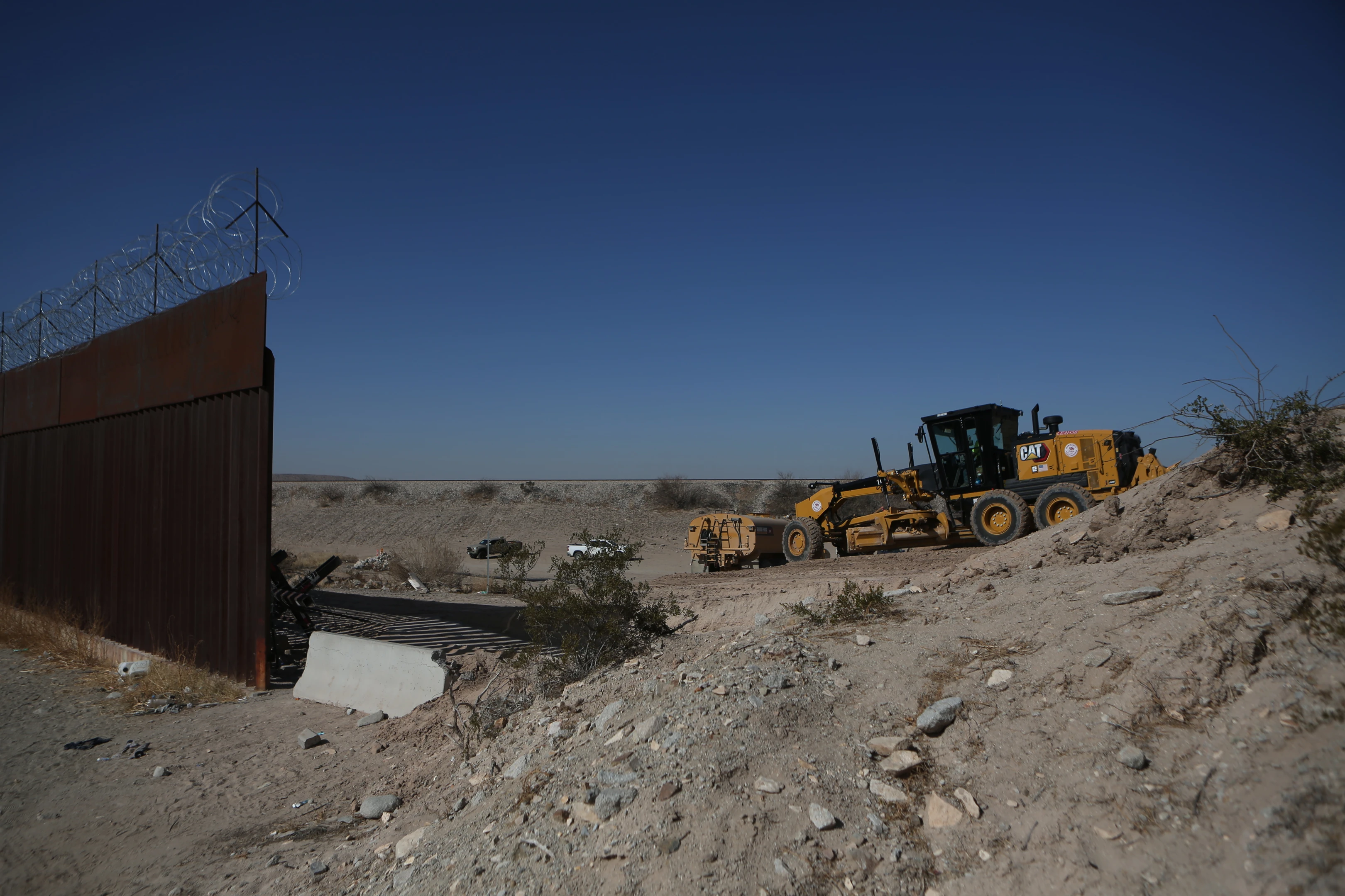 ABD sınırlarına 'Akıllı Duvar' inşa ediyor!