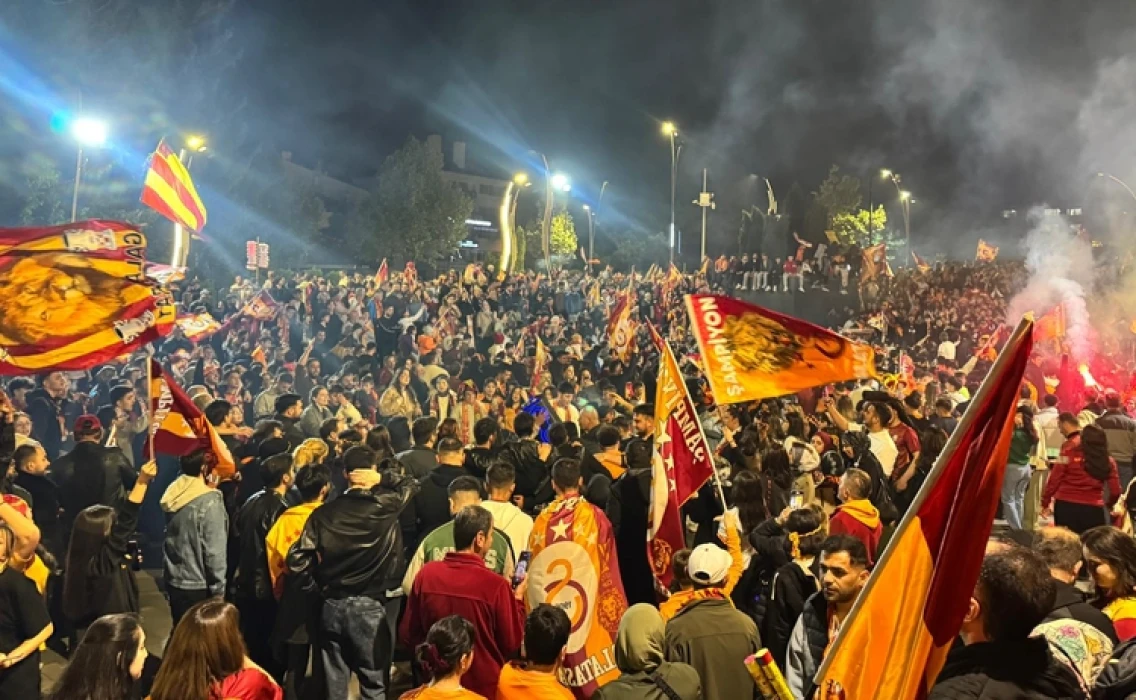 Galatasaray Süper Lig tarihinde 5 yıldız takan ilk takım oldu
