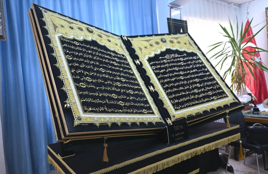 Gözleri bozuldu sanattan vazgeçmedi: Simle kadifeyi zarafetle buluşturuyor