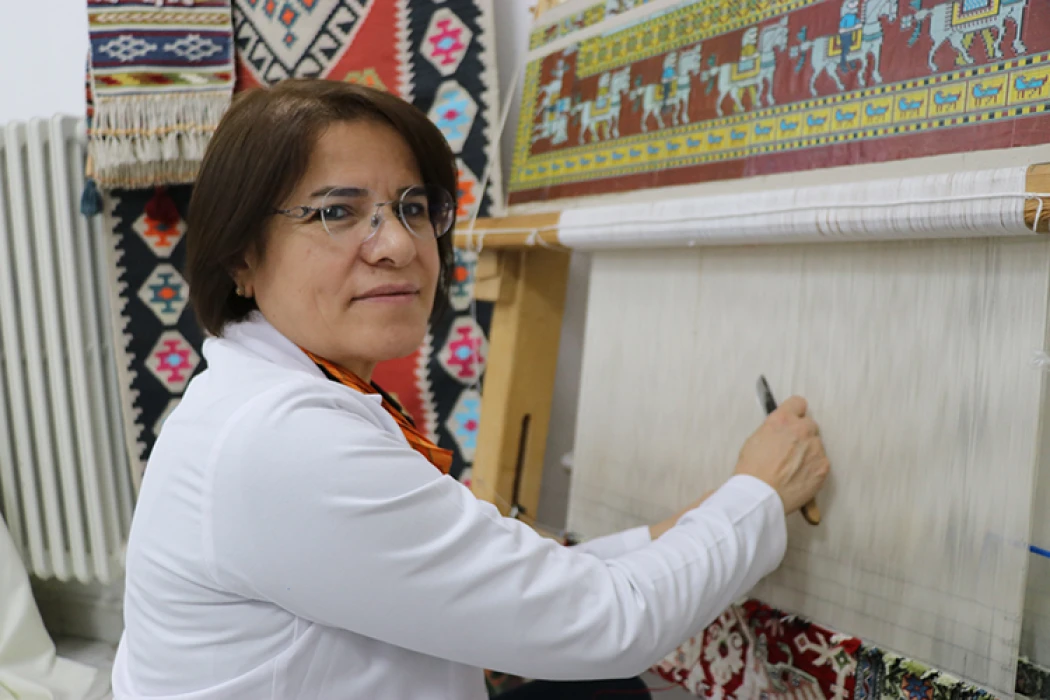 Dünyada bilinen ilk halı olan Pazırık halısının benzeri Amasya'da üretildi
