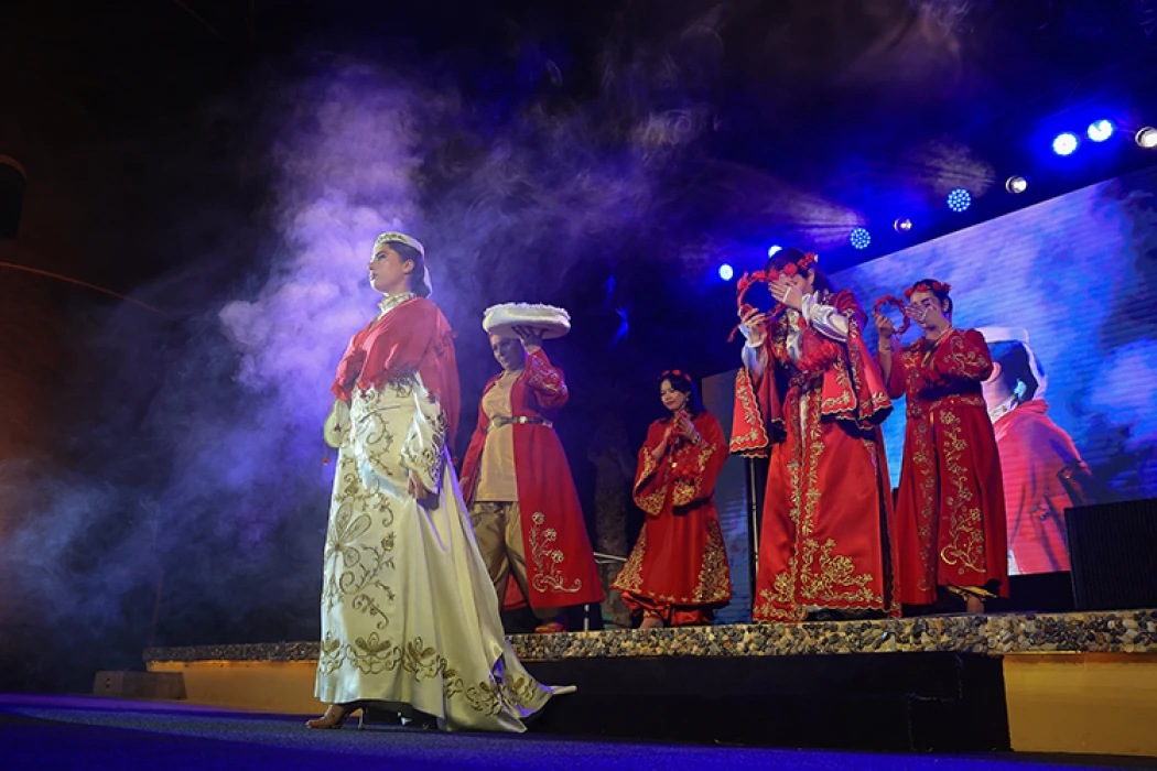 Osmanlı saray giysileri ve kına gecesi ritüeli Umman’da tanıtıldı