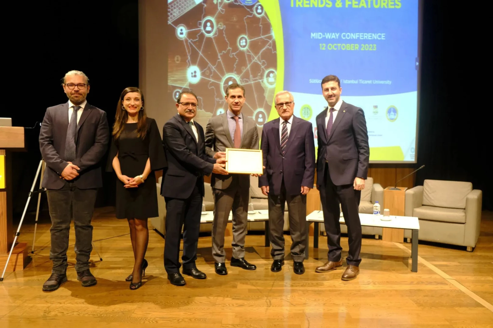 Uluslararası konferanslar tüm hızıyla devam ediyor