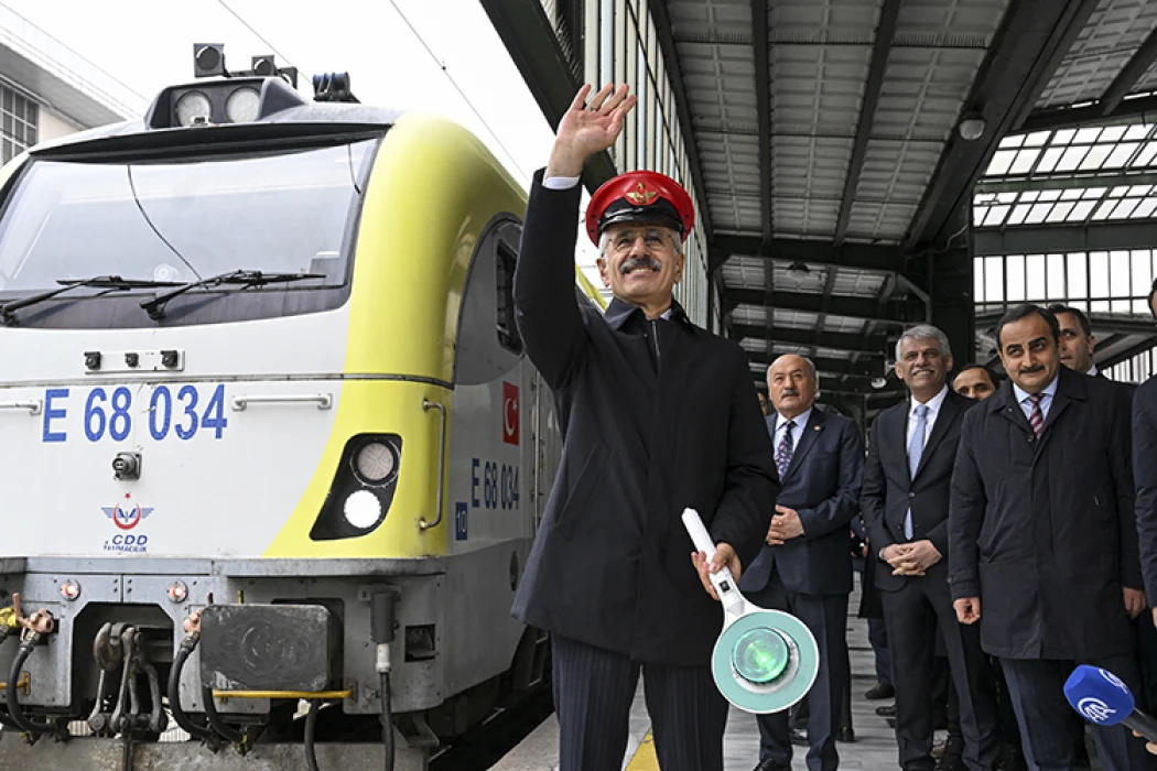 Turistik Doğu Ekspresi'nin yeni sezondaki ilk seferi uğurlandı