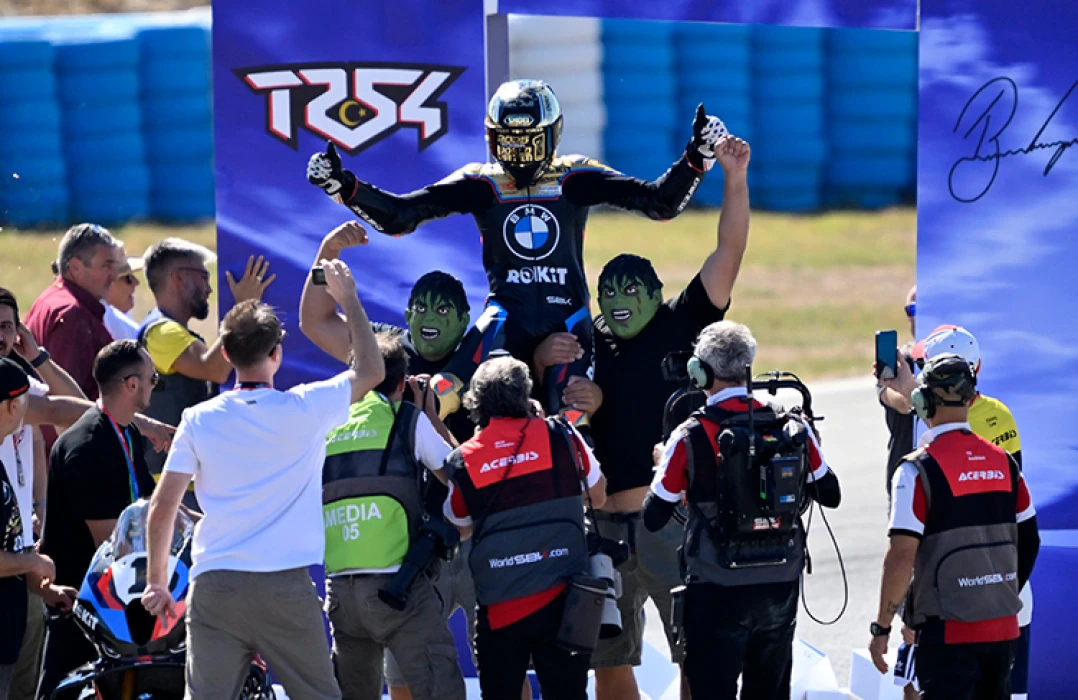 Milli motosikletçi Toprak Razgatlıoğlu, 2025 Dünya Superbike'ta şampiyon oldu