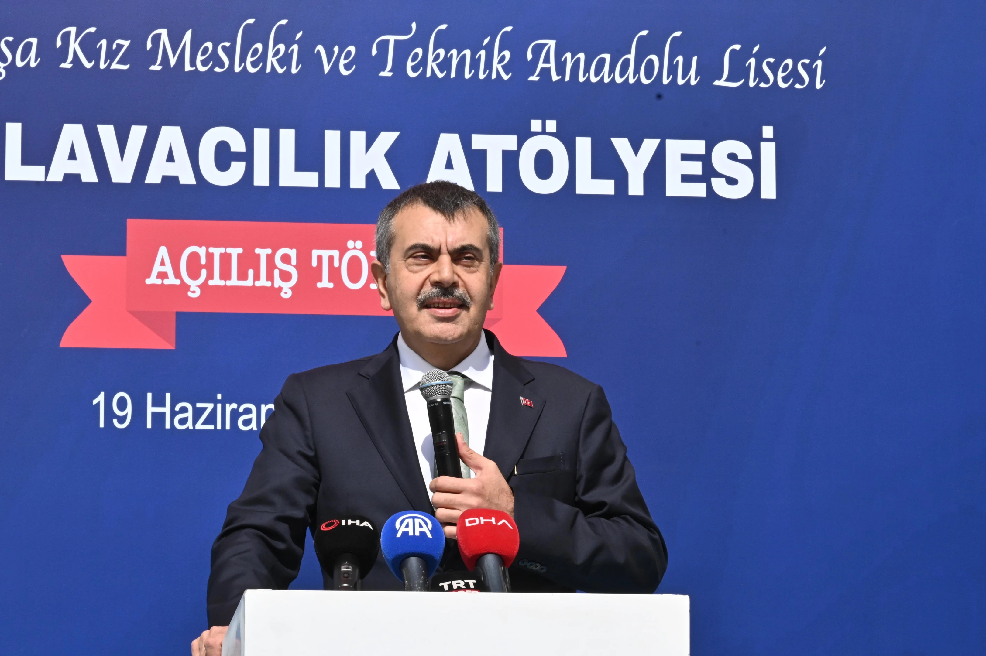 İstanbul'da mesleki ve teknik Anadolu lisesinde baklavacılık atölyesi açıldı
