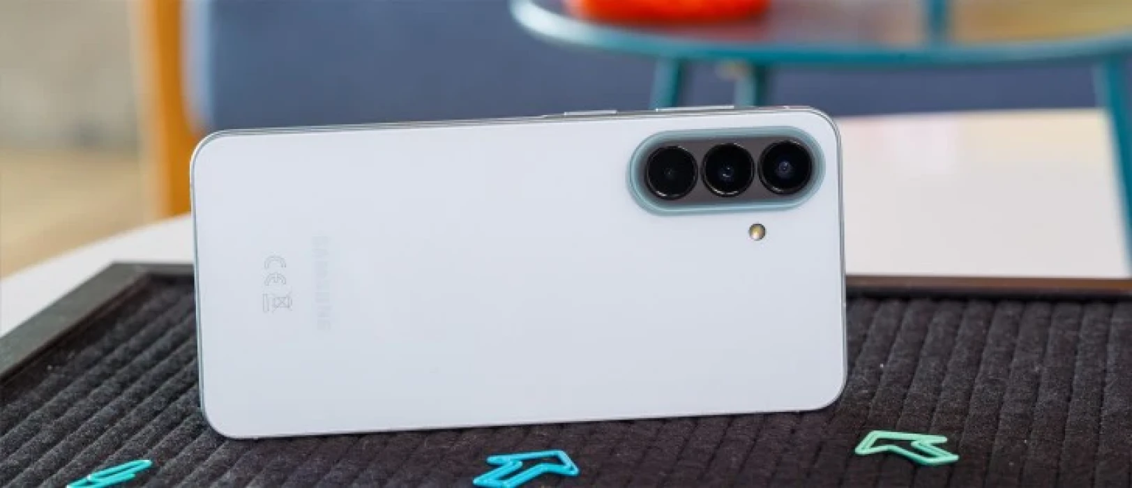 Samsung yeni telefonlarını tanıttı! A57 ve A37 piyasada