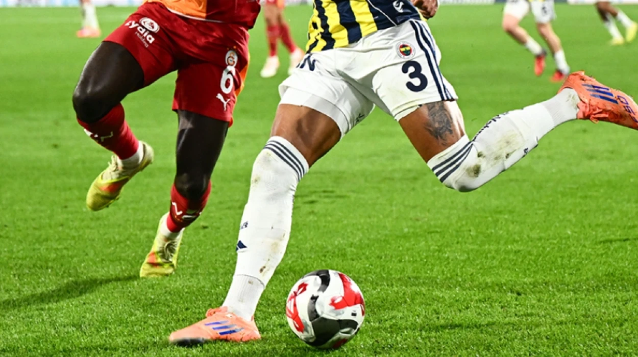CANLI | Galatasaray - Fenerbahçe maçı hangi kanalda? GS - FB maçı şifresiz canlı izle: İşte kadrolar