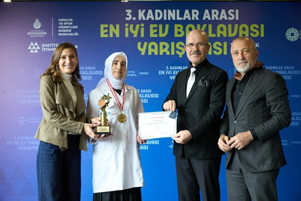 Kadın ustaların 'Tatlı' rekabeti: En iyi baklavayı yapmak için yarıştılar