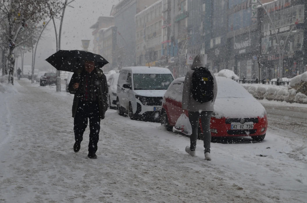 Yurtta kış etkisini artırdı: Bolu Dağı’nda yoğun kar, ekipler yollarda teyakkuzda