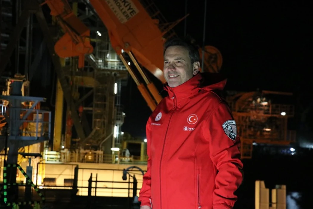 Bakan Bayraktar Karadeniz'i işaret etti: 'İki yeni sondaja başlıyoruz'