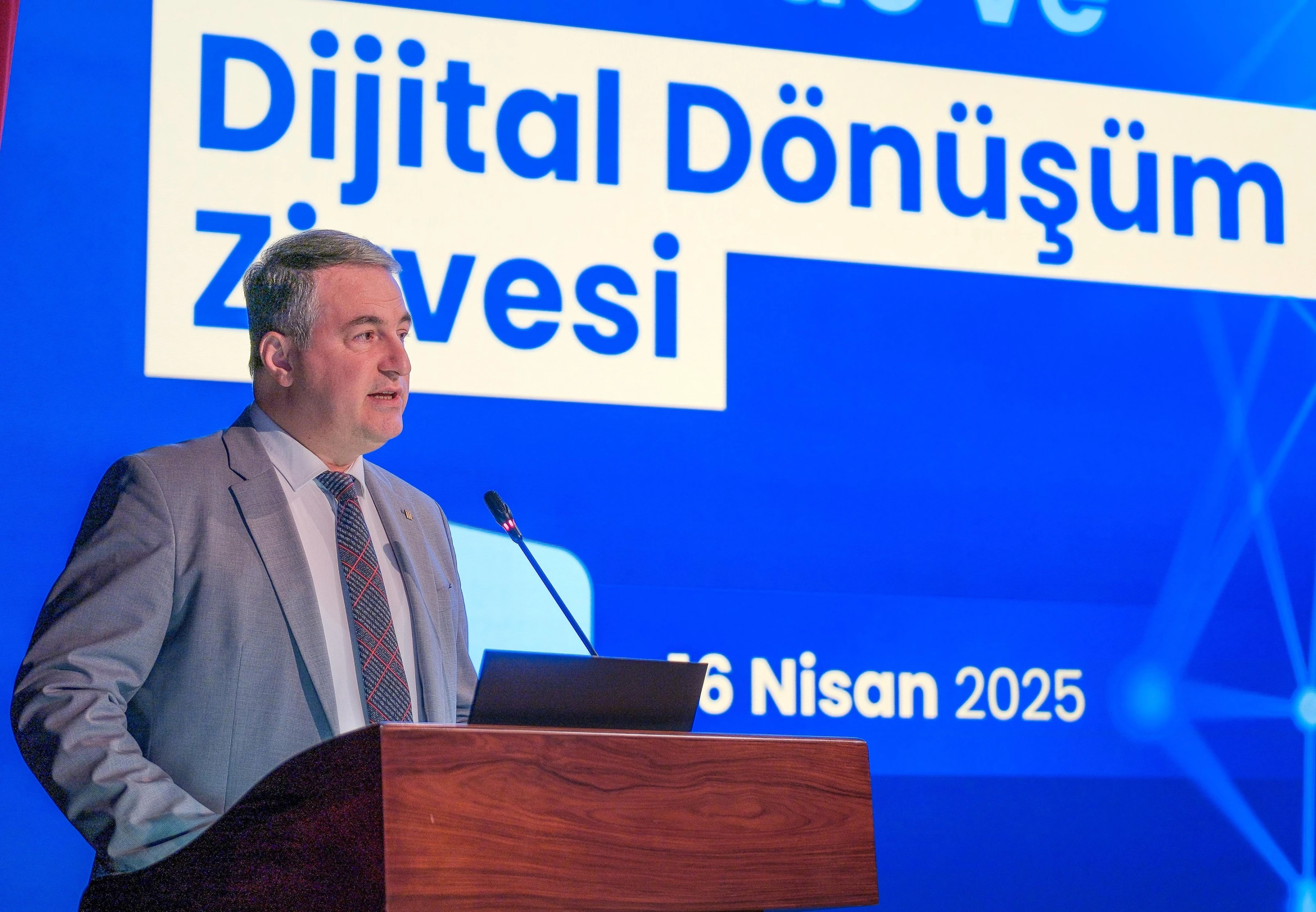 Perakendenin geleceğine ışık tutuldu
