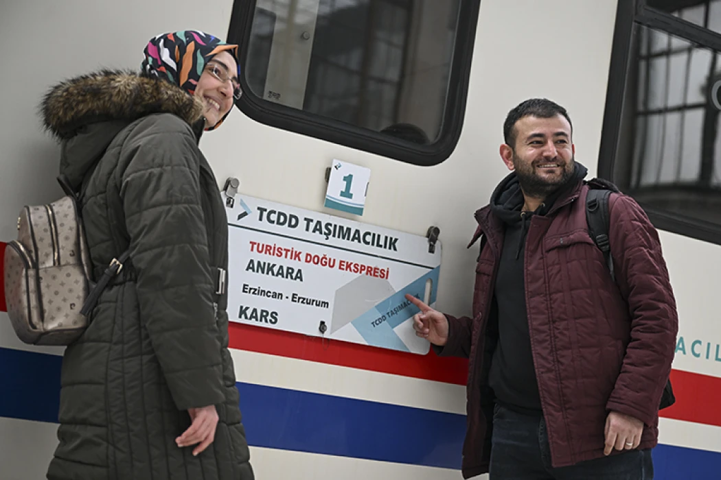 Turistik Doğu Ekspresi'nin yeni sezondaki ilk seferi uğurlandı