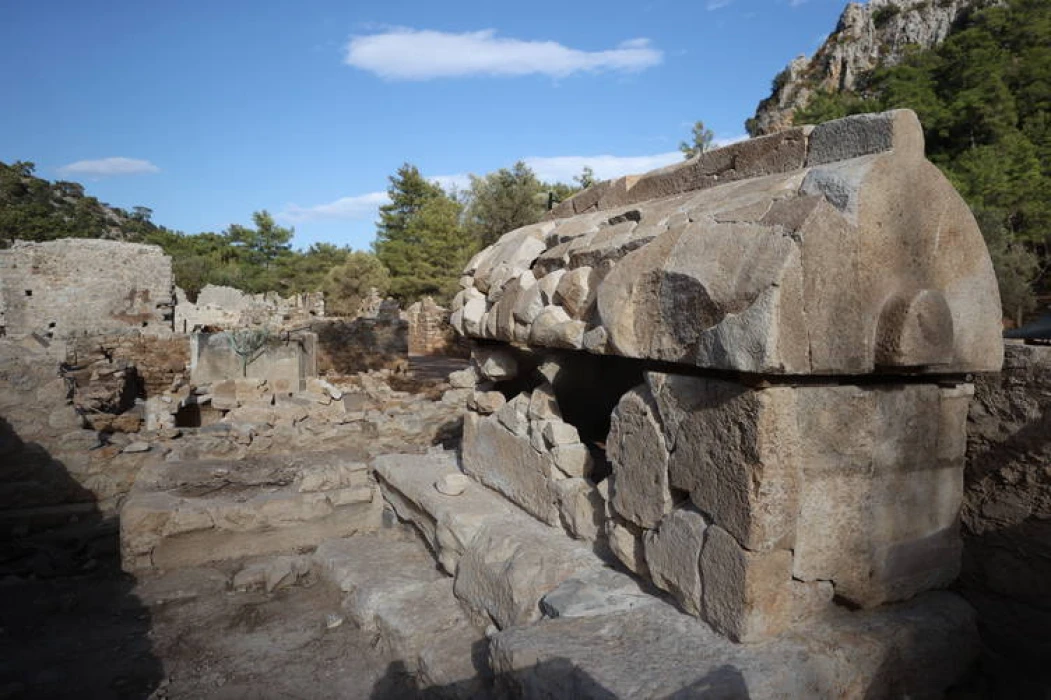 Olympos Antik Kenti'nde yaklaşık 200 metrekarelik hamam yapısı bulundu